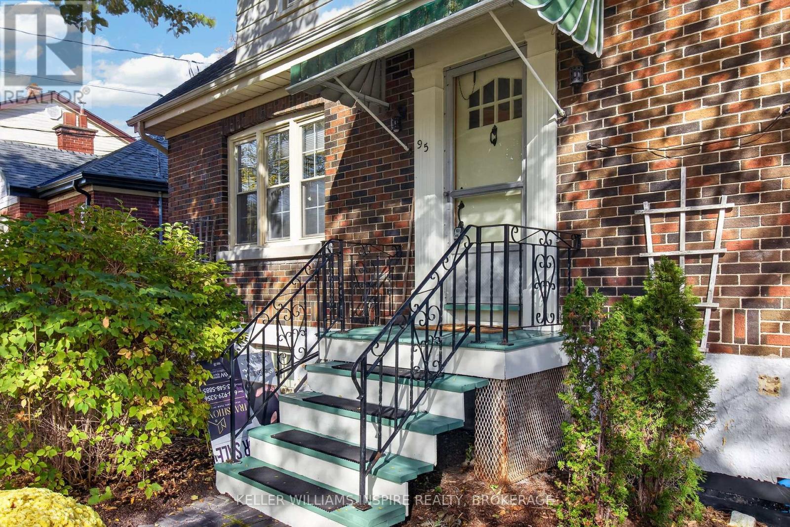 95 DUNDAS STREET