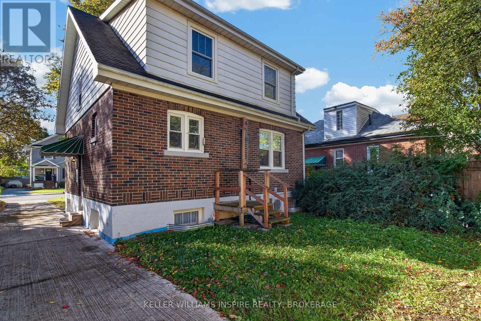 95 DUNDAS STREET