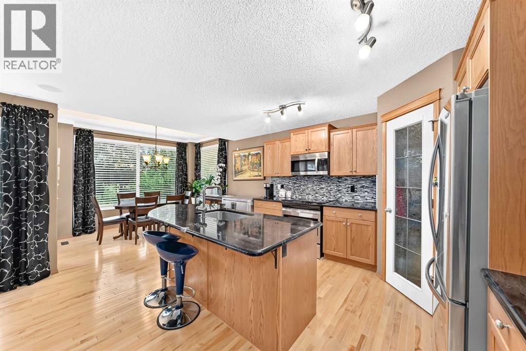 144 Cougarstone Common SW