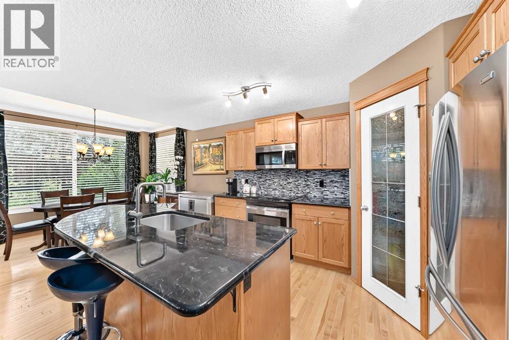 144 Cougarstone Common SW