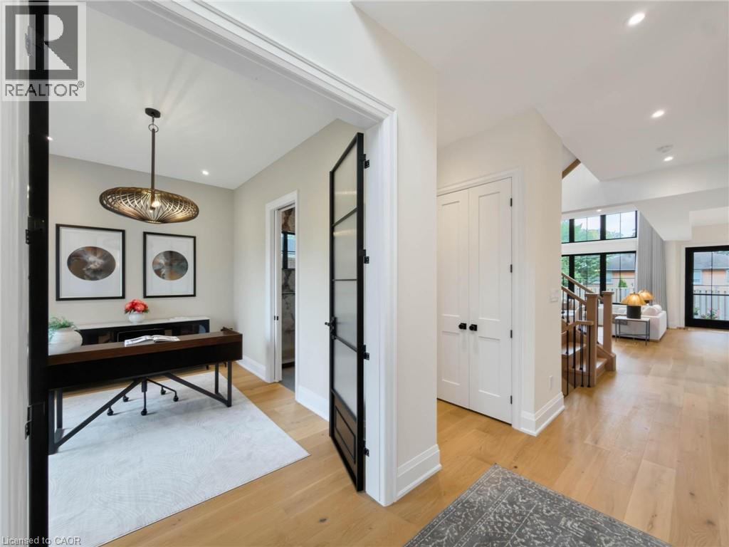 260 KENT Crescent