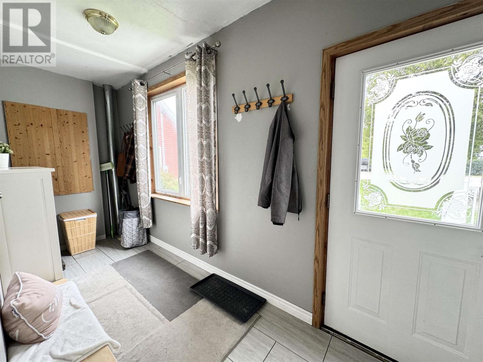 45 Elgin ST - Photo 2