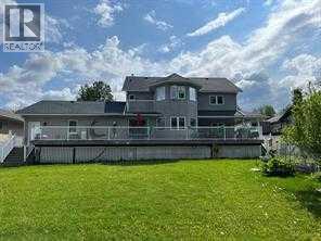 302 8 Avenue - Photo 2
