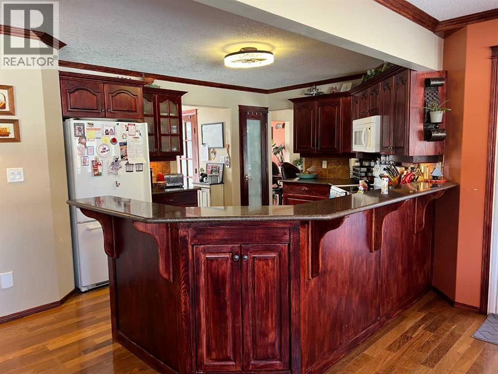 302 8 Avenue - Photo 3