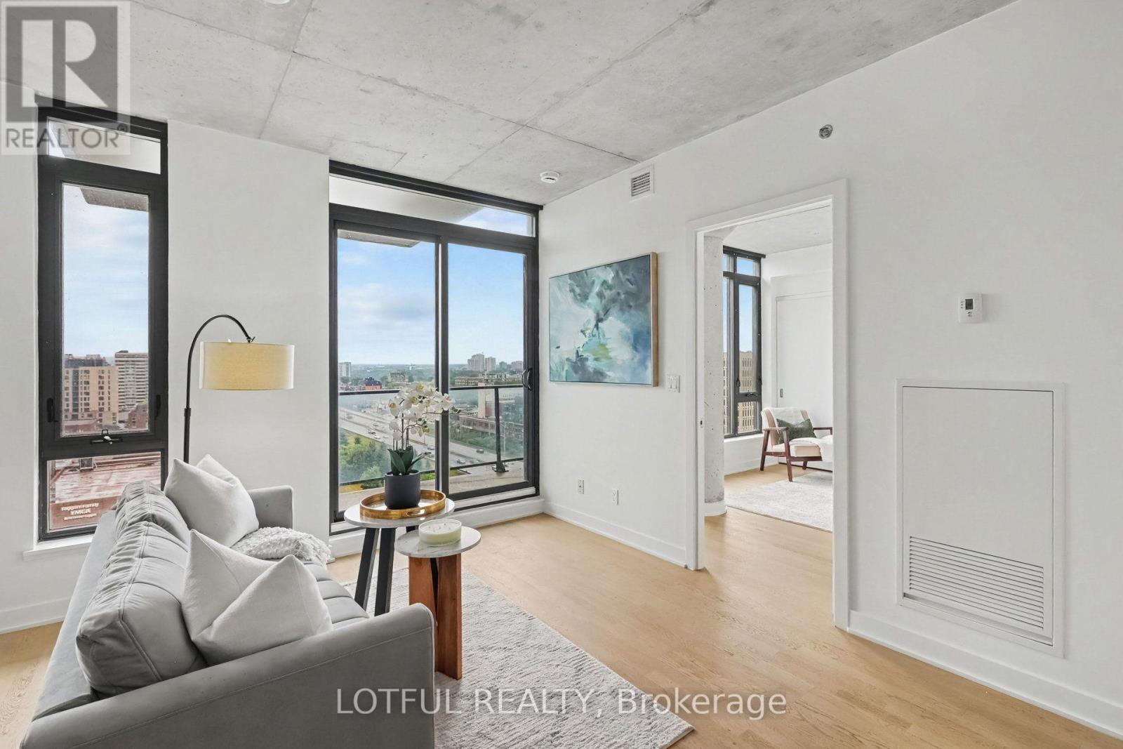 1309 - 203 CATHERINE STREET
