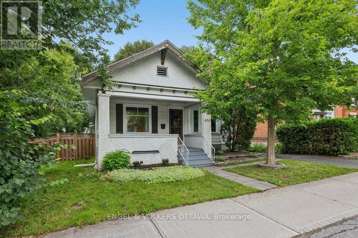 Photo 1 of 47 — 650 CHURCHILL AVENUE N, Ottawa, ON K1Z 5G1
