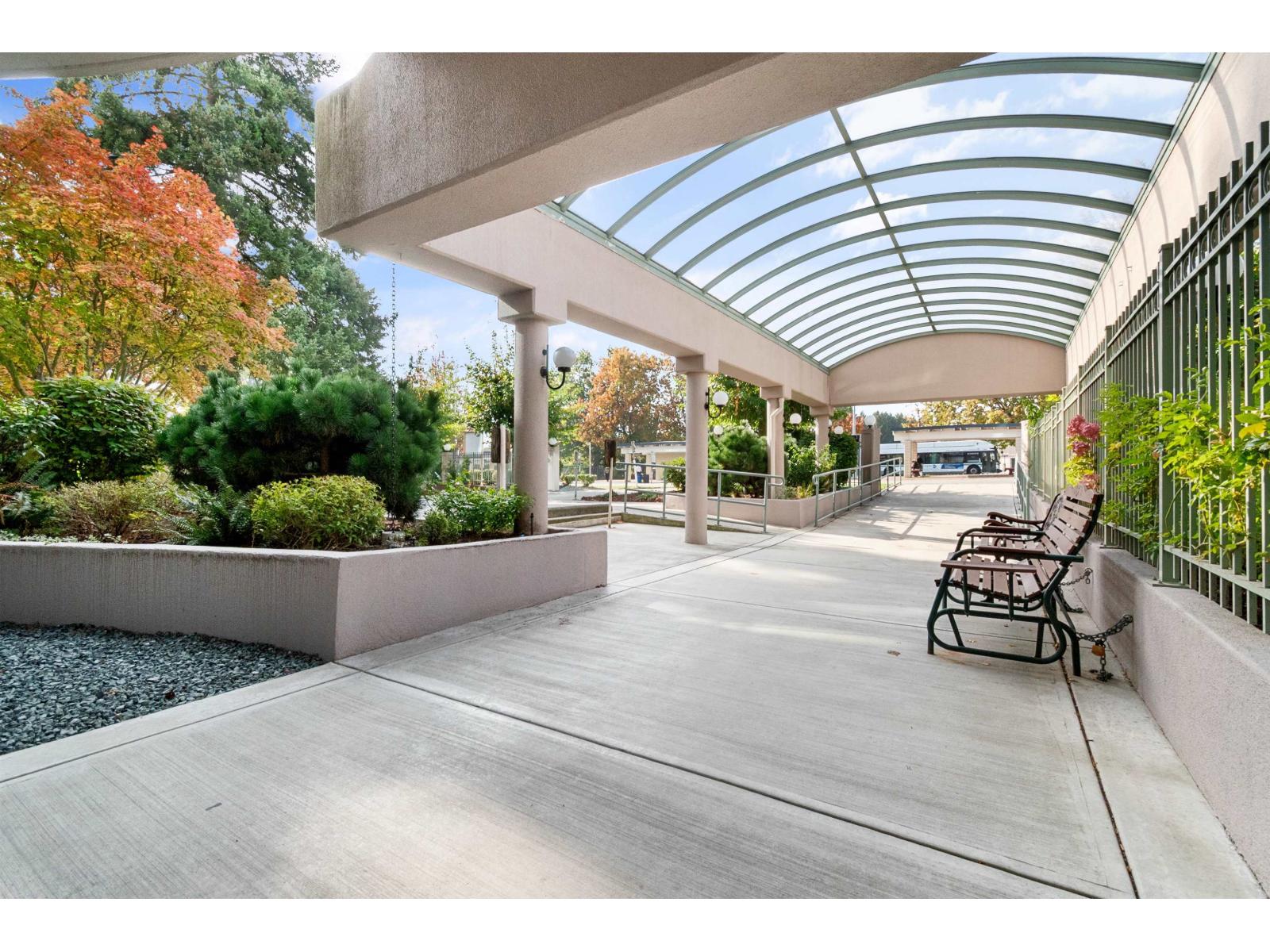 805 33065 MILL LAKE ROAD