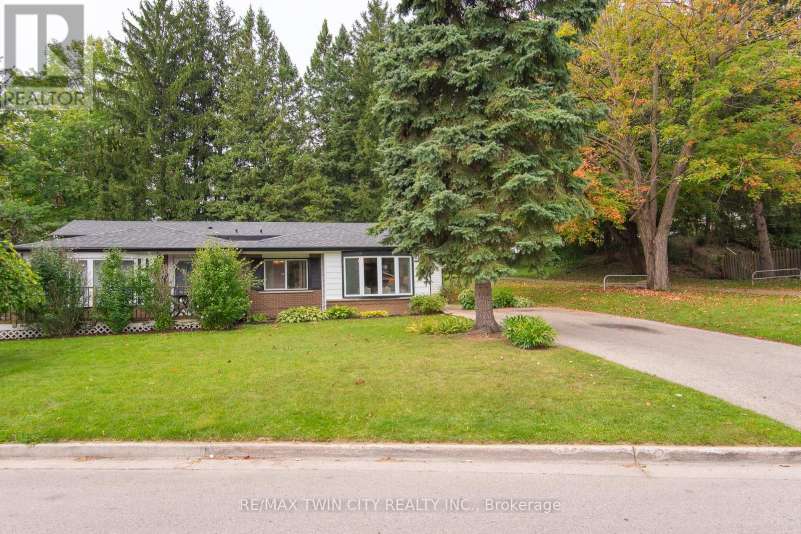 218 PINEDALE DRIVE