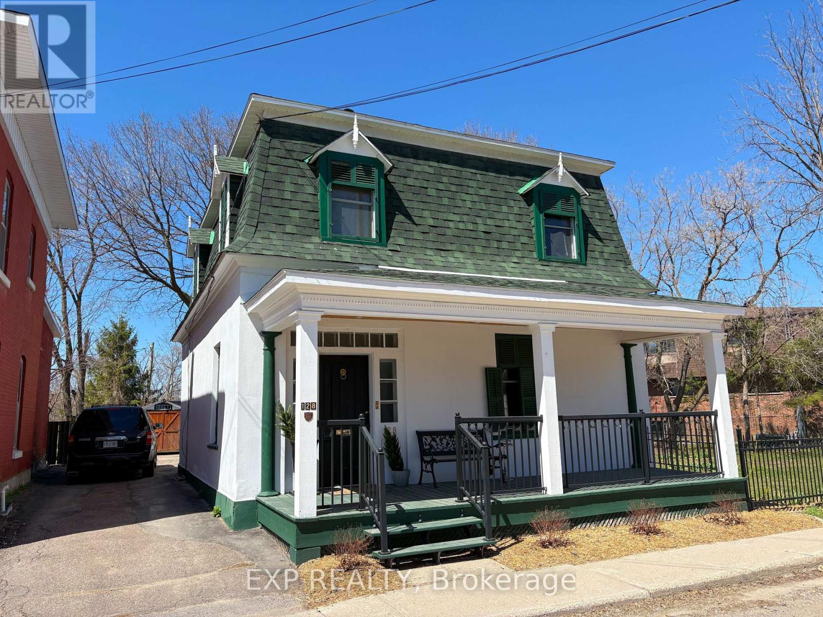 128 RENFREW AVENUE E