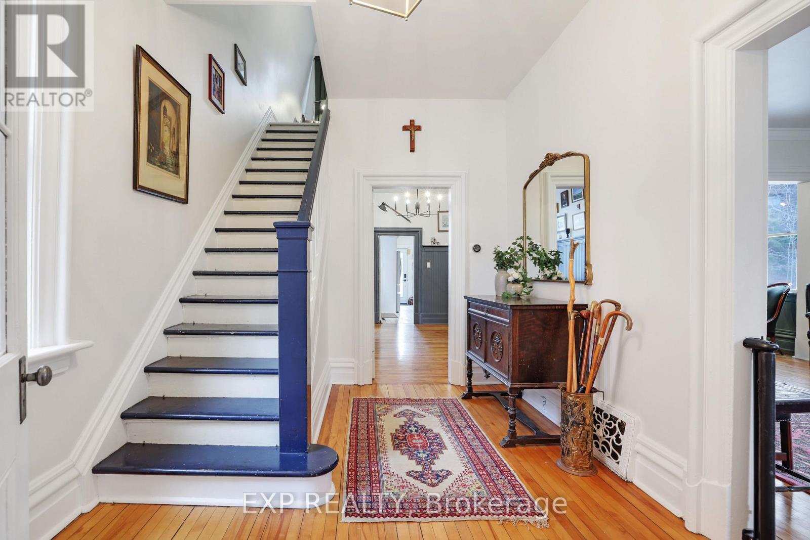 128 RENFREW AVENUE E