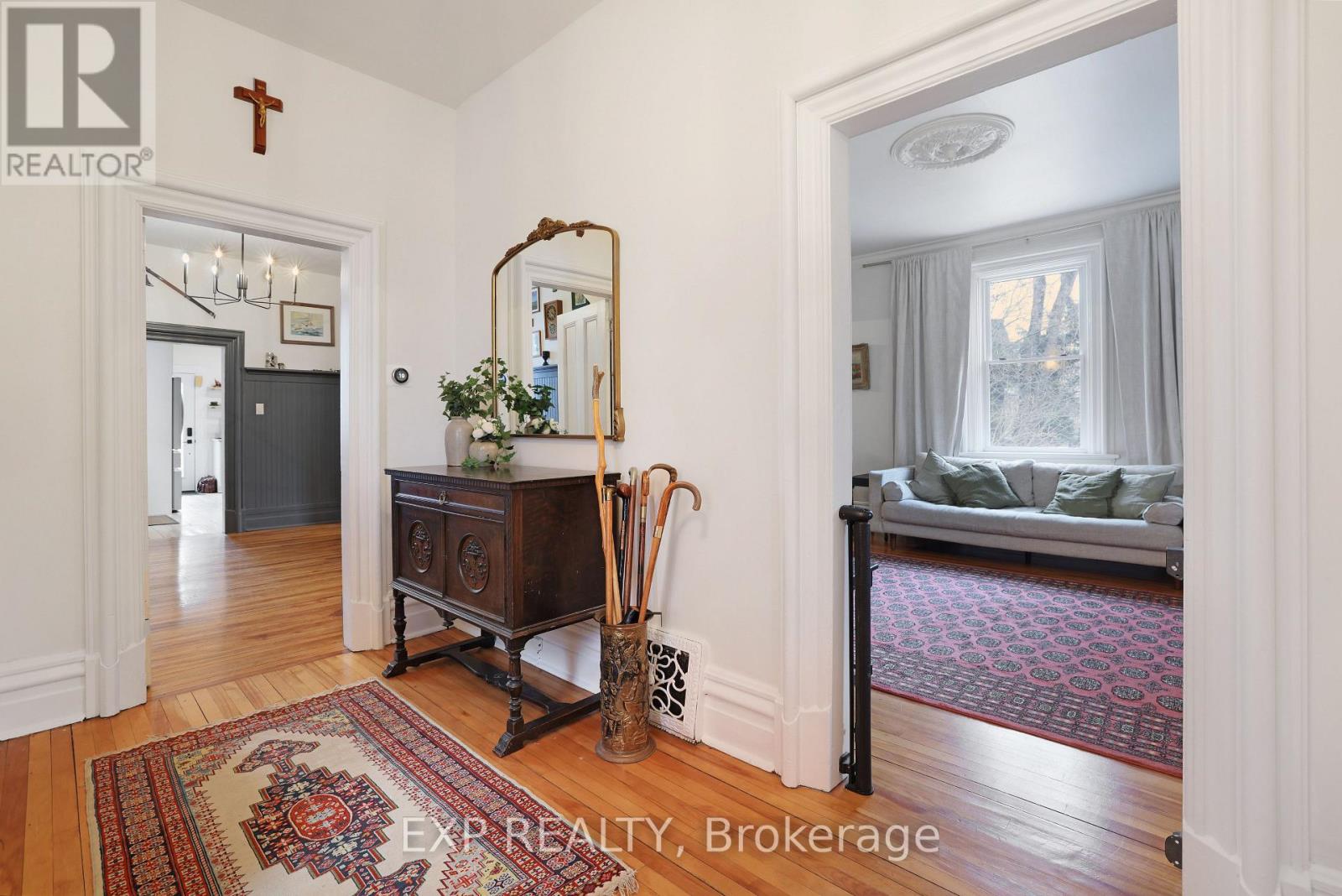128 RENFREW AVENUE E