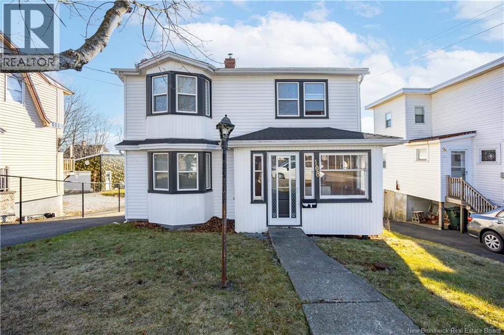 108 Richard Street - Photo 2