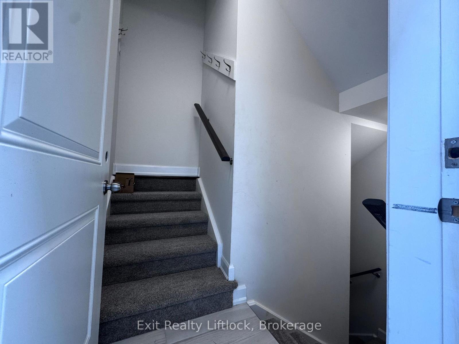 949 BAMFORD TERRACE - Photo 4