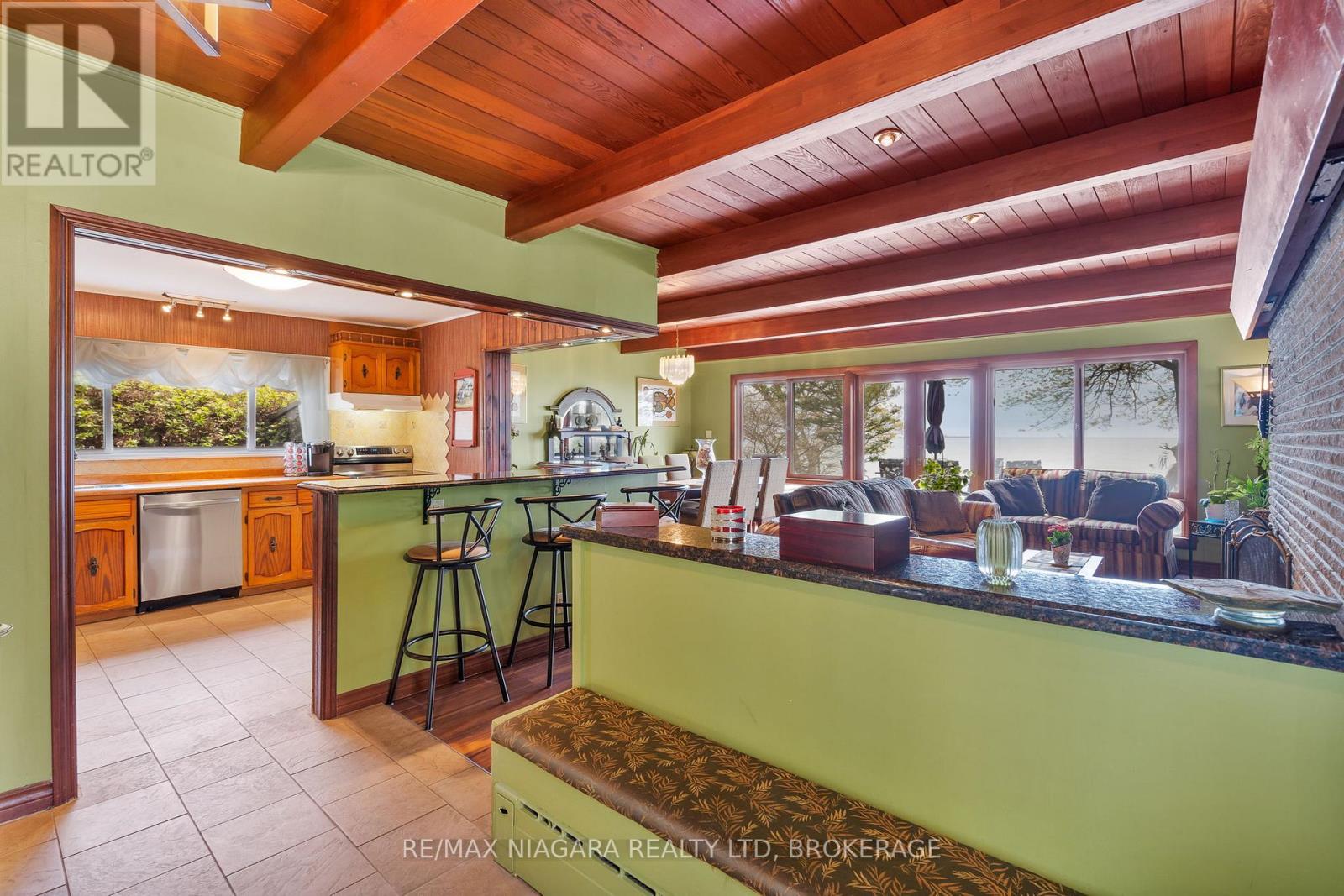 10419 LAKESHORE ROAD