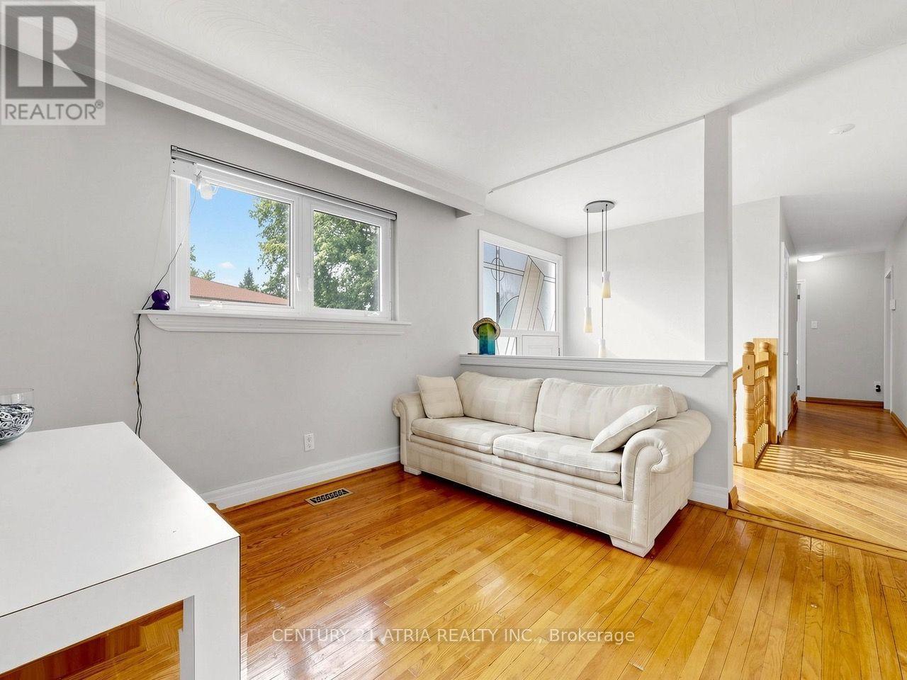 22 JEFFTON CRESCENT