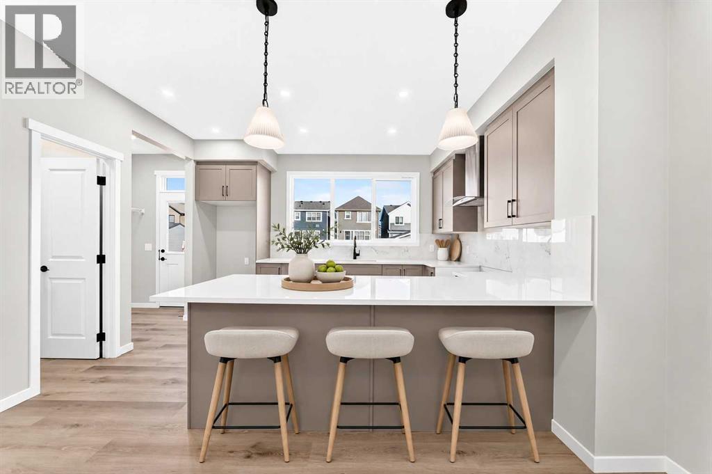 72 Mercado Road SE