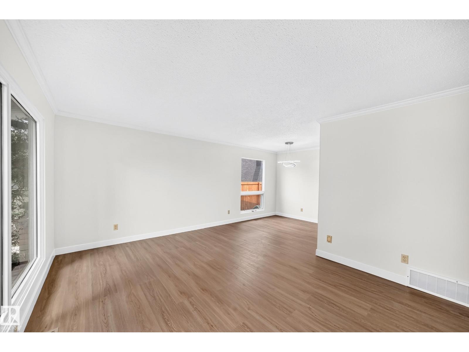 3311 114 ST NW