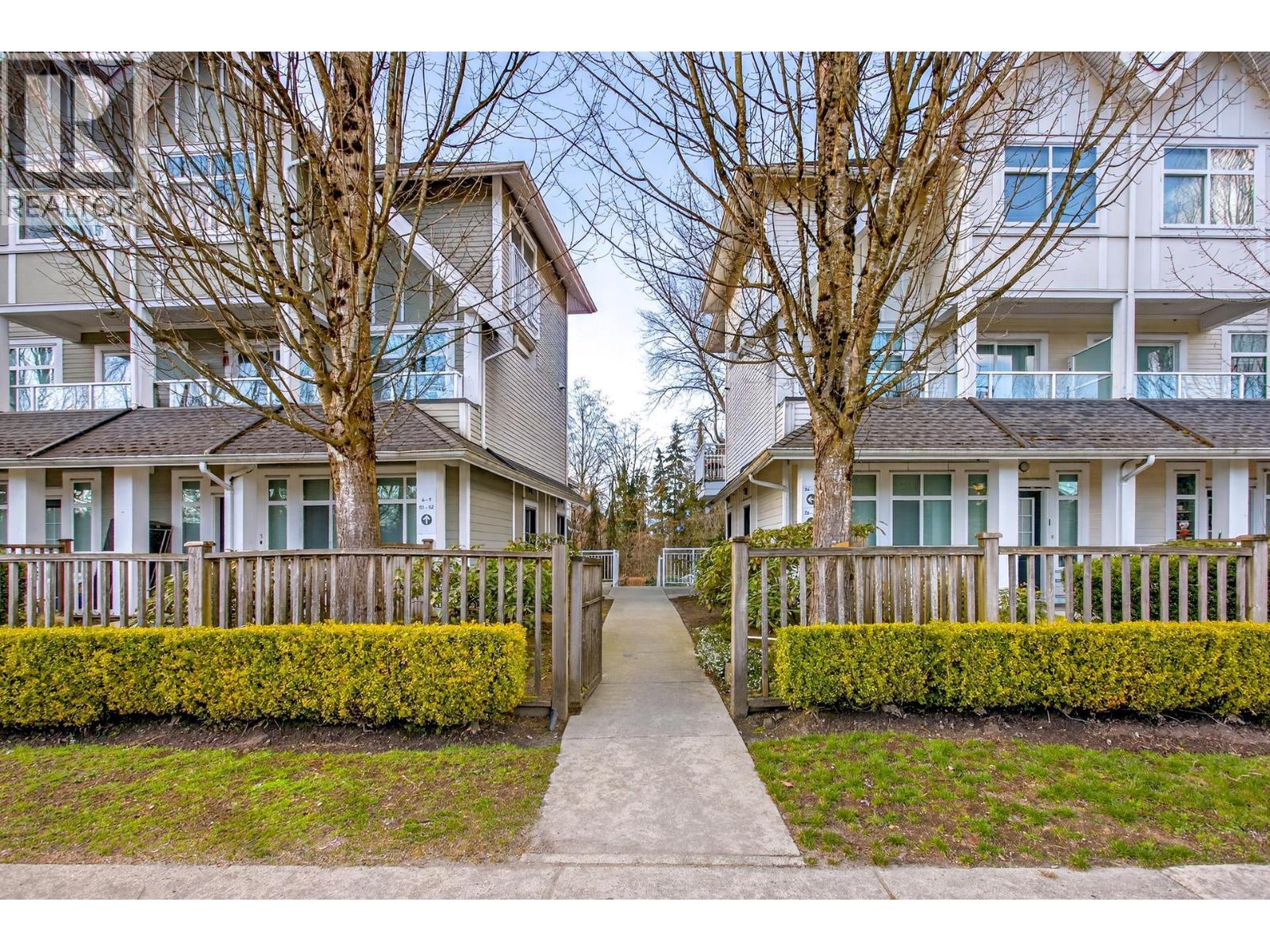 8 6965 HASTINGS STREET