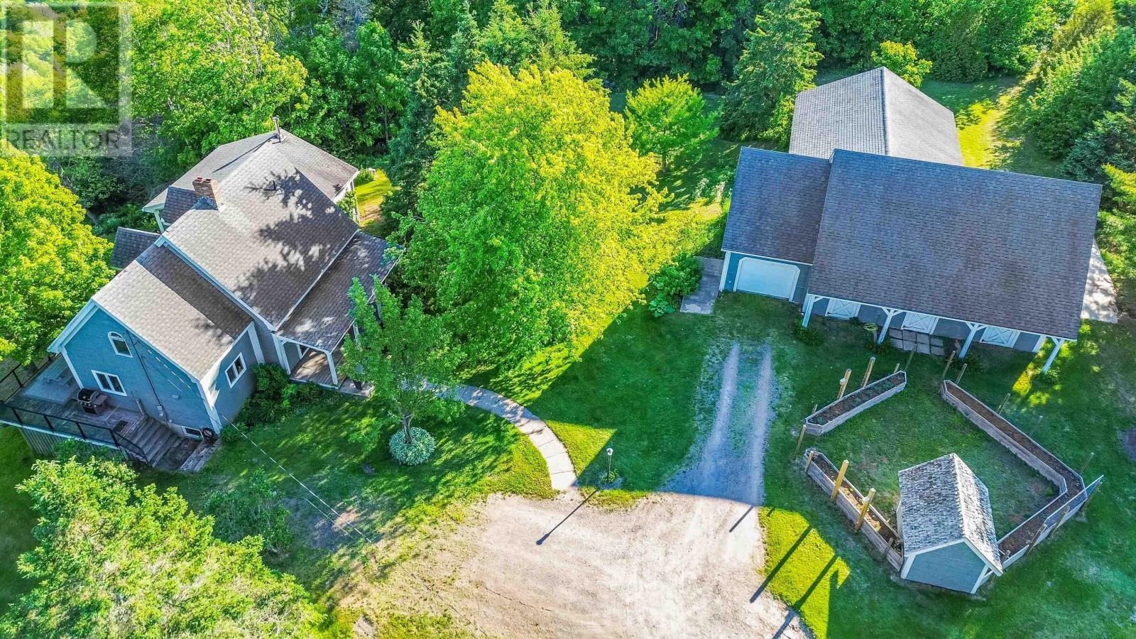 1720 Gospel Road - Photo 2