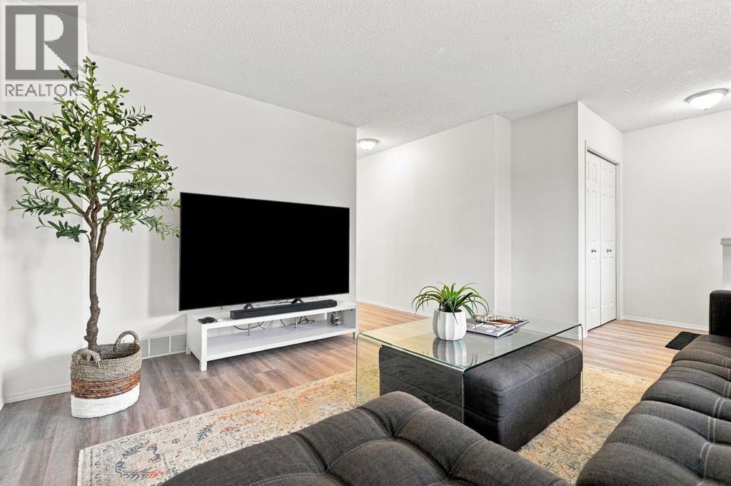 31 Bridlewood Avenue SW