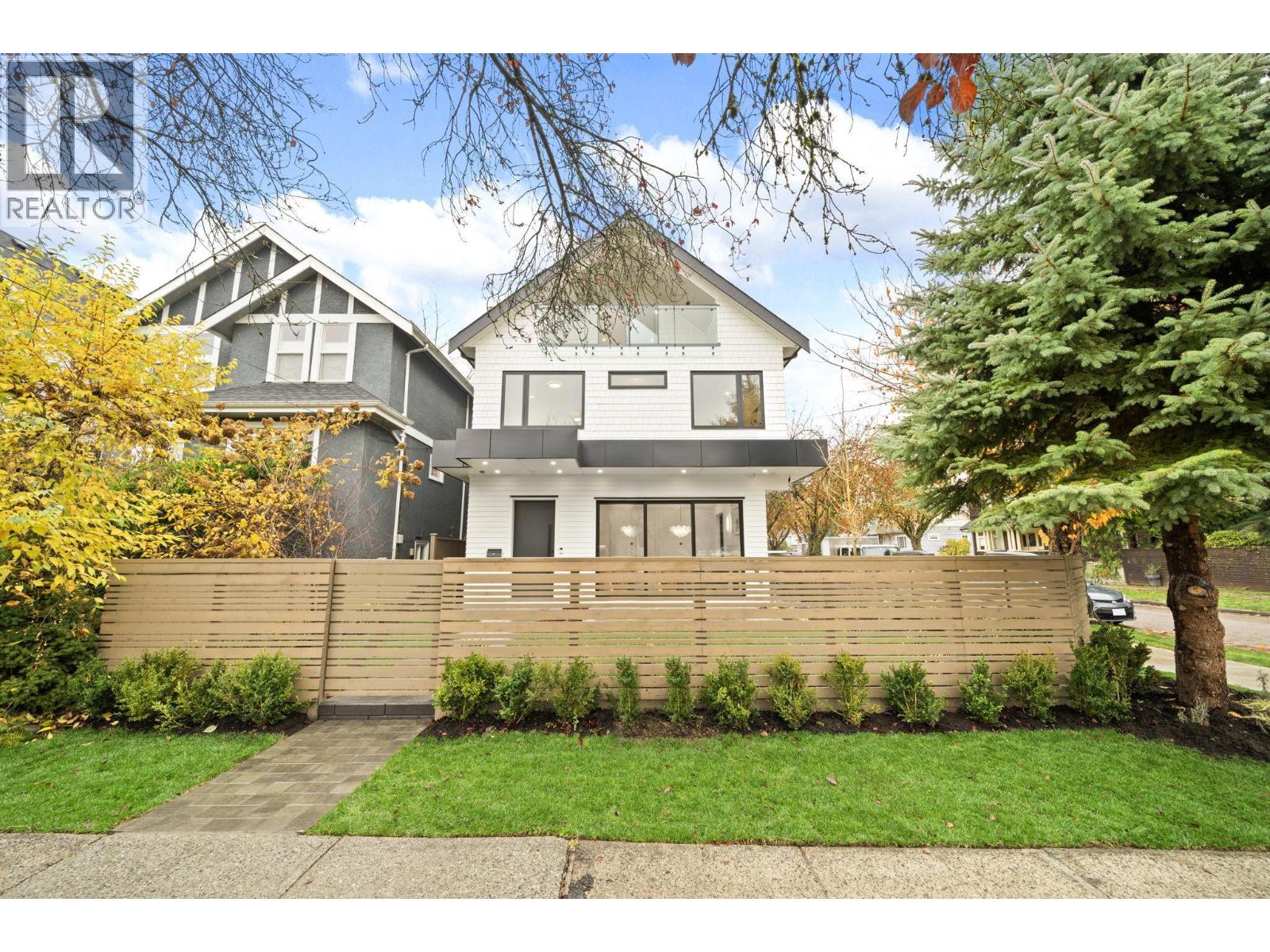 1095 E 14TH AVENUE