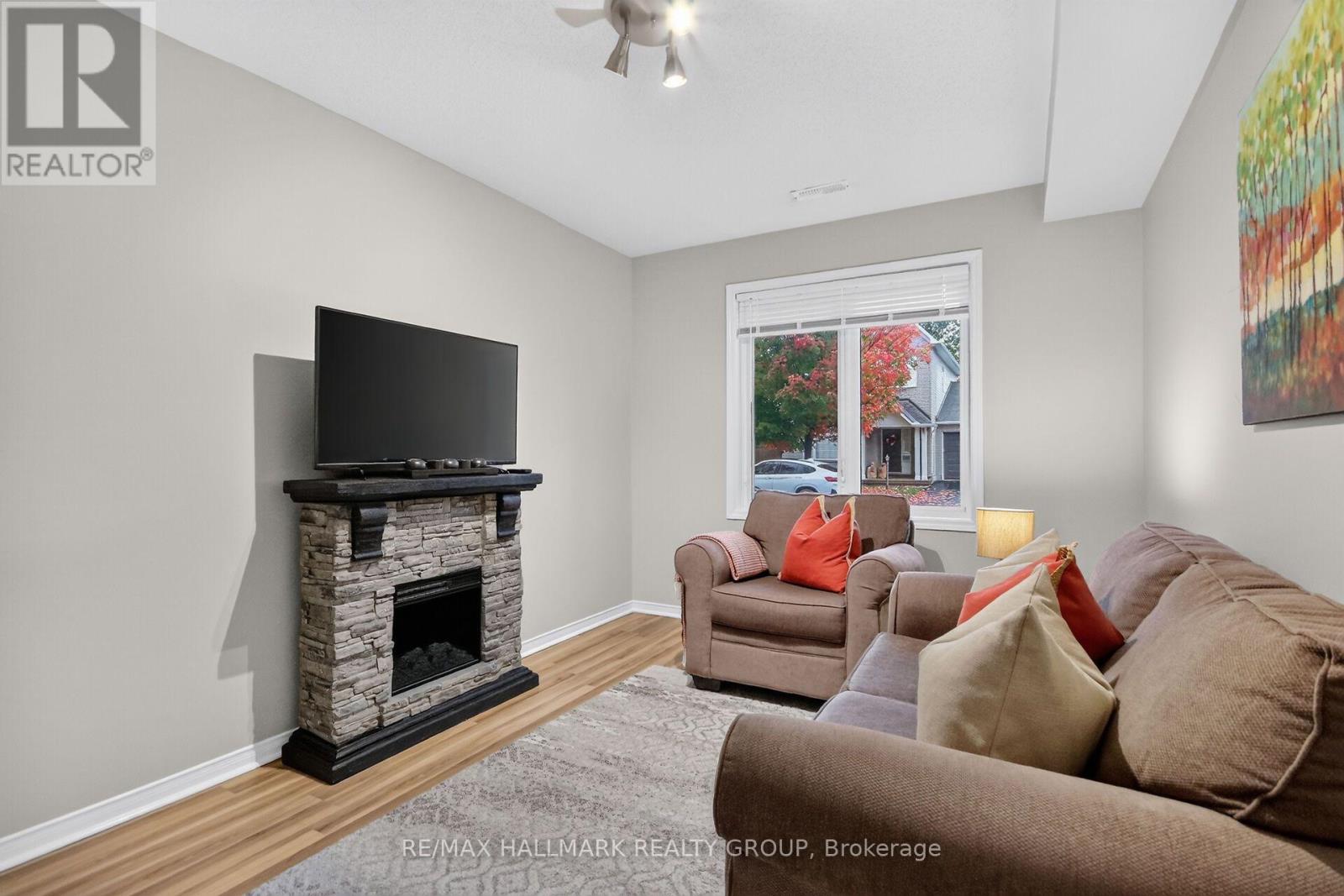 36 - 10 DAYBREAK STREET