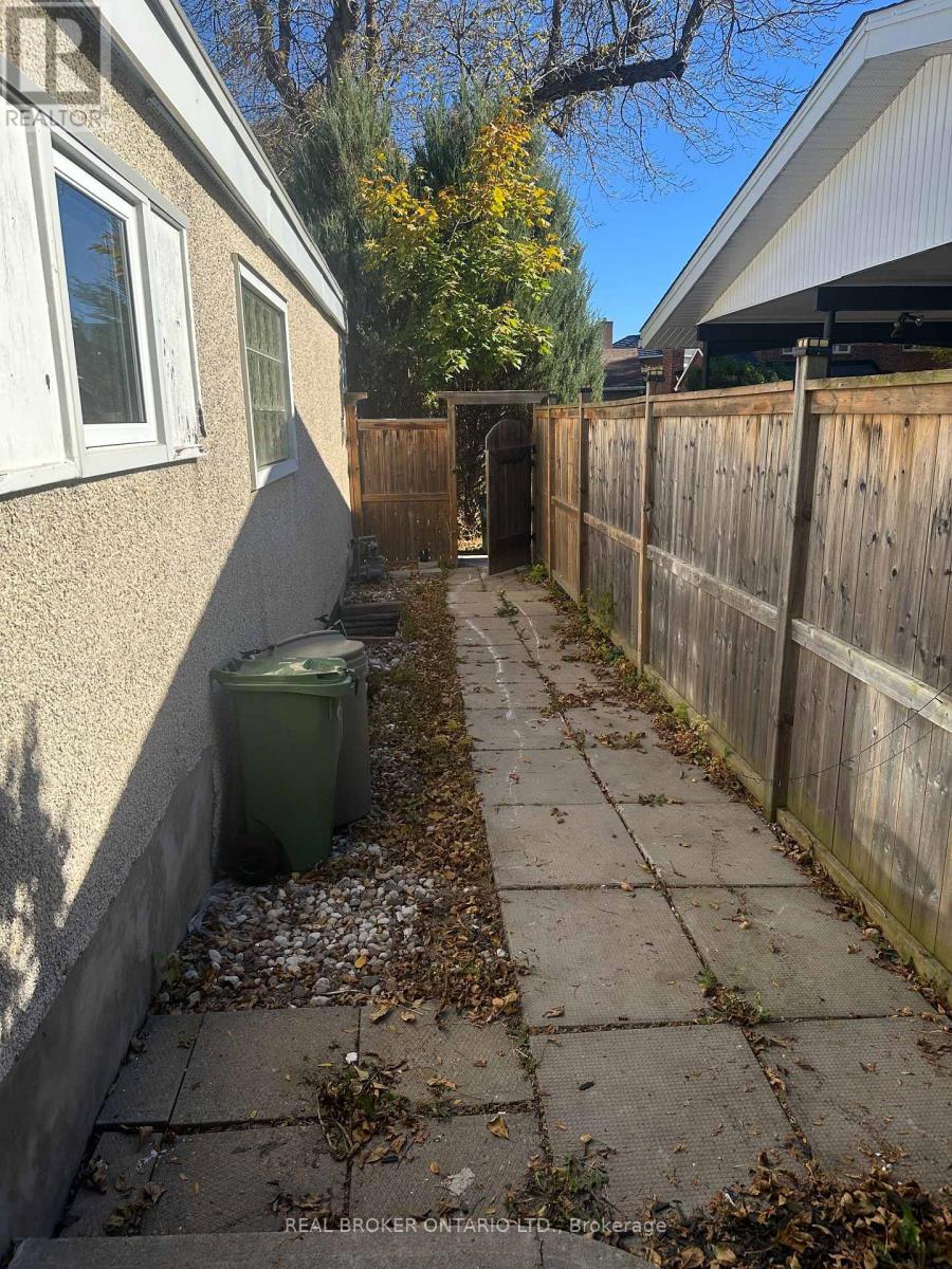 B - 28 LEEMING DRIVE