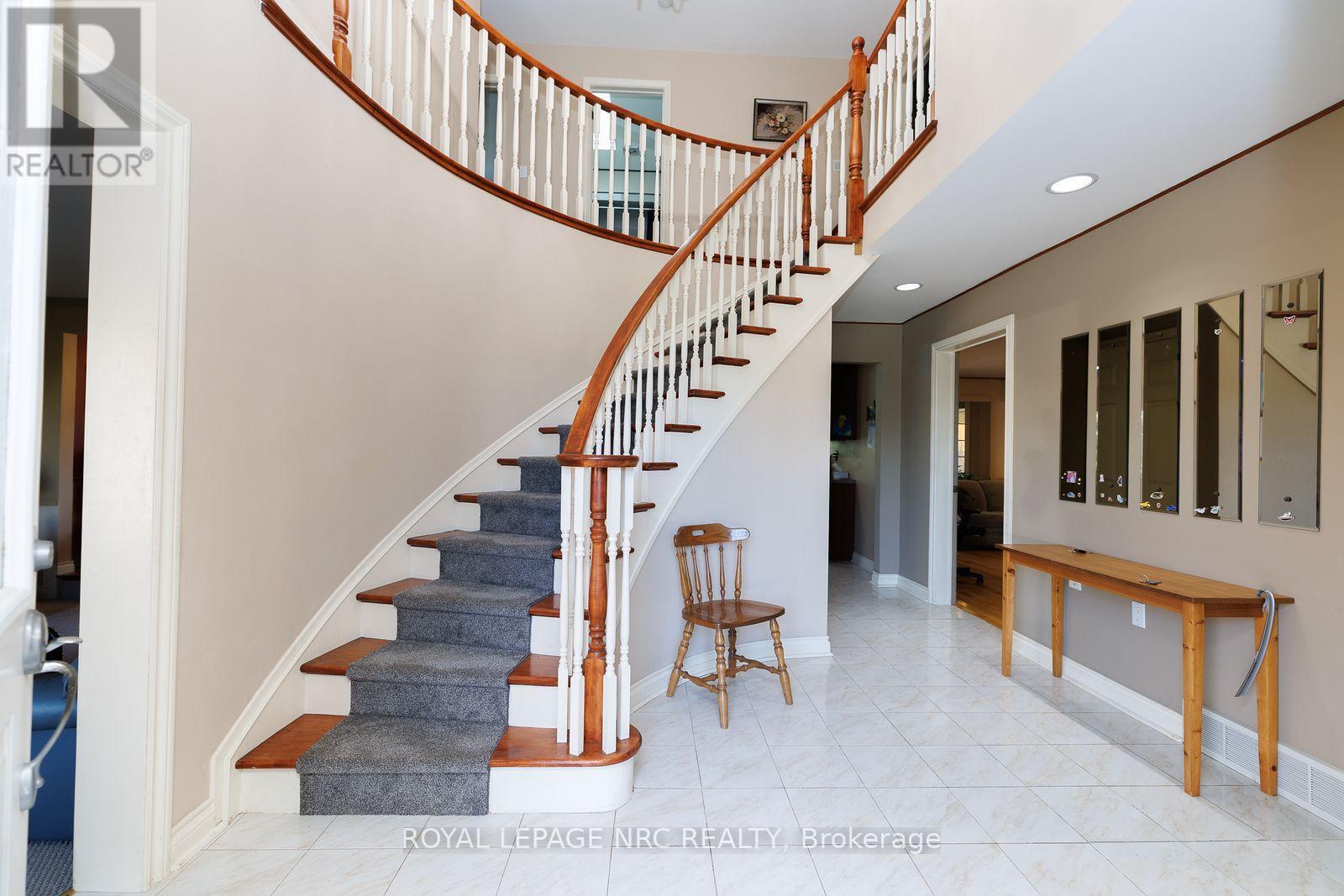 21 ELMVALE CRESCENT