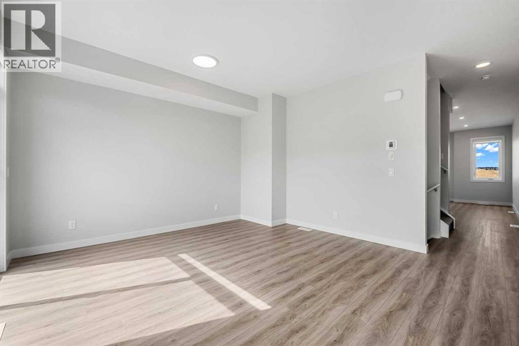802, 4 Sage Hill Rise NW