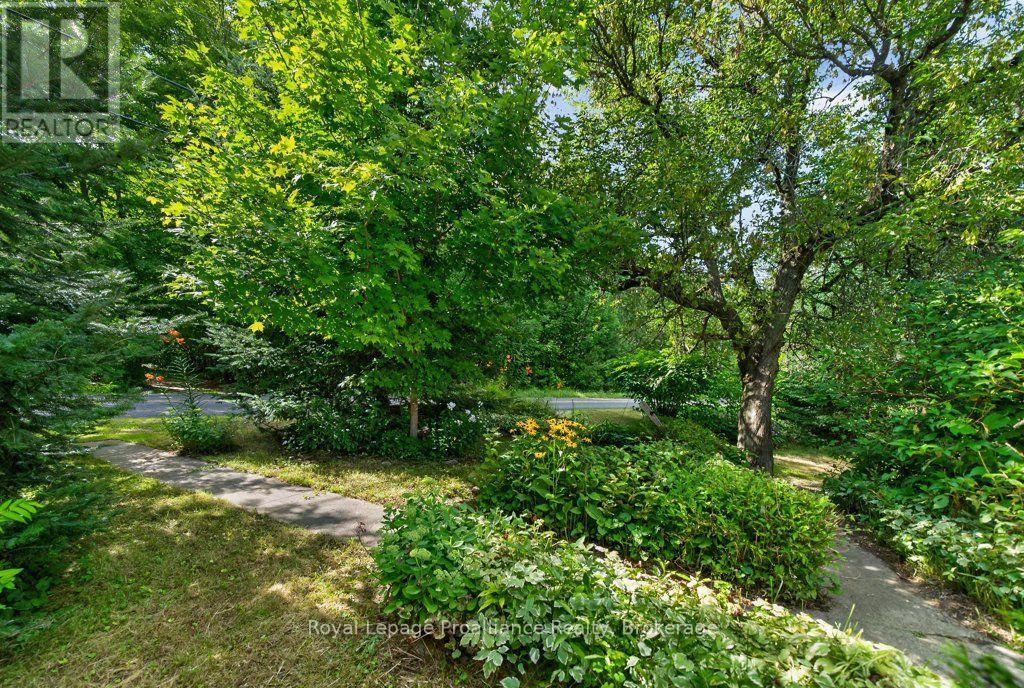 2452 HENDERSON ROAD