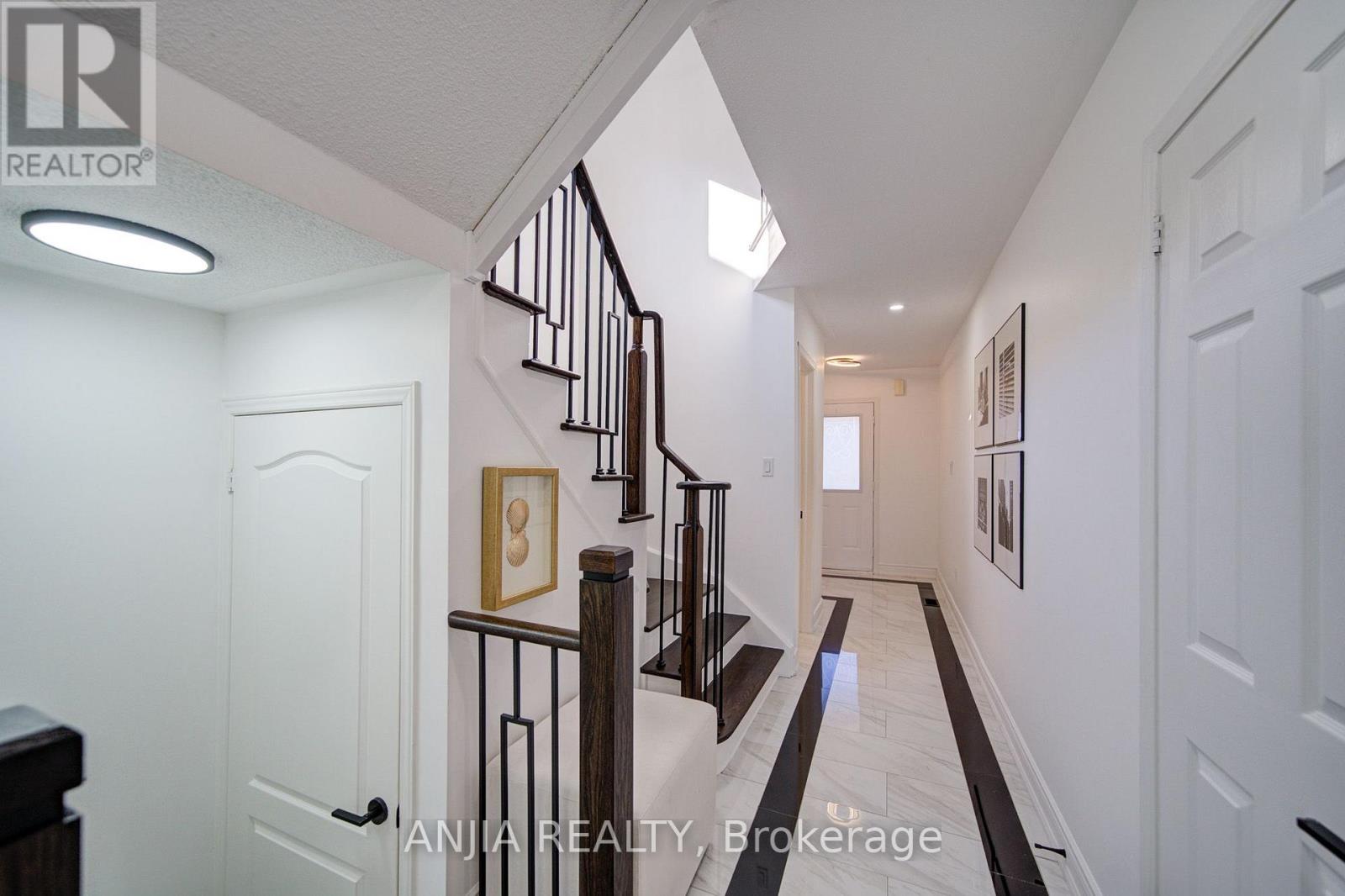 28 GRANDWOOD AVENUE