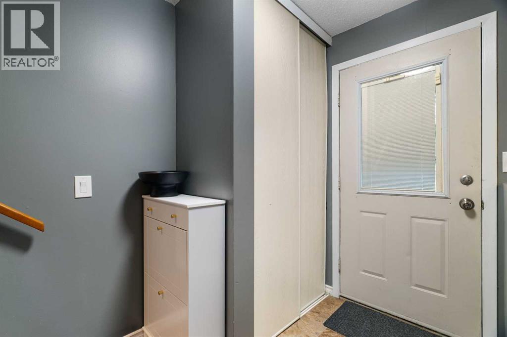 321 Queenston Heights SE