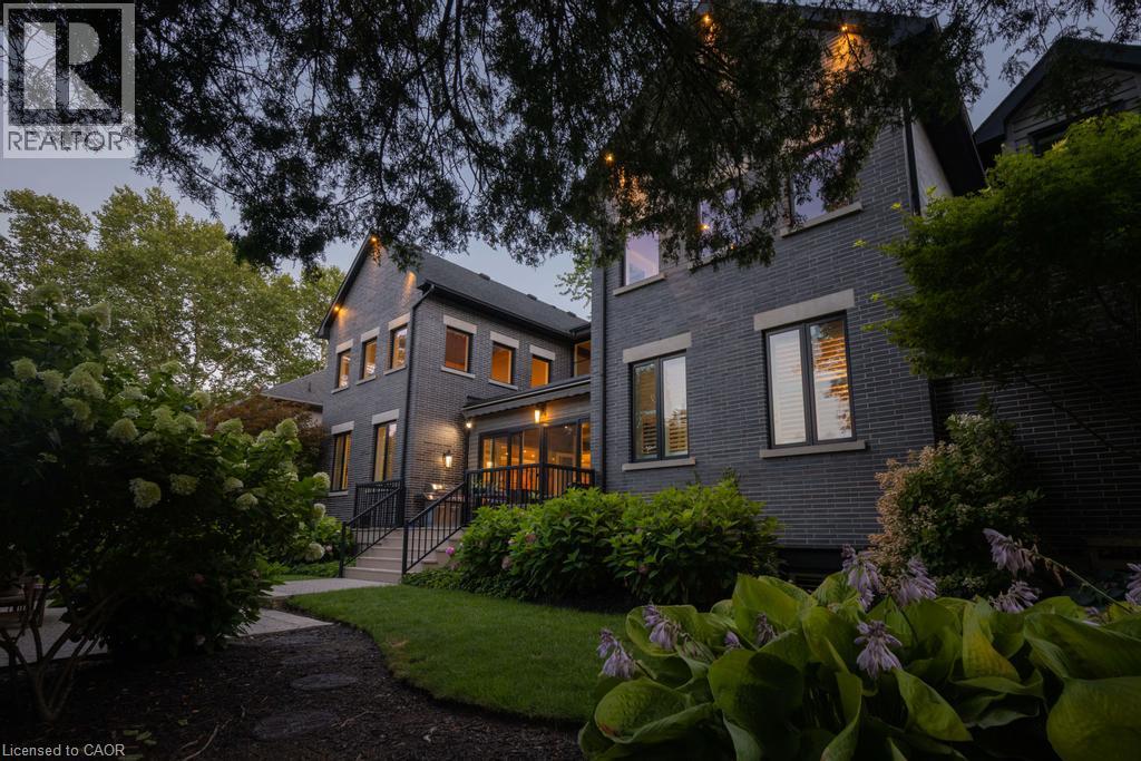 253 ROSSMORE Boulevard