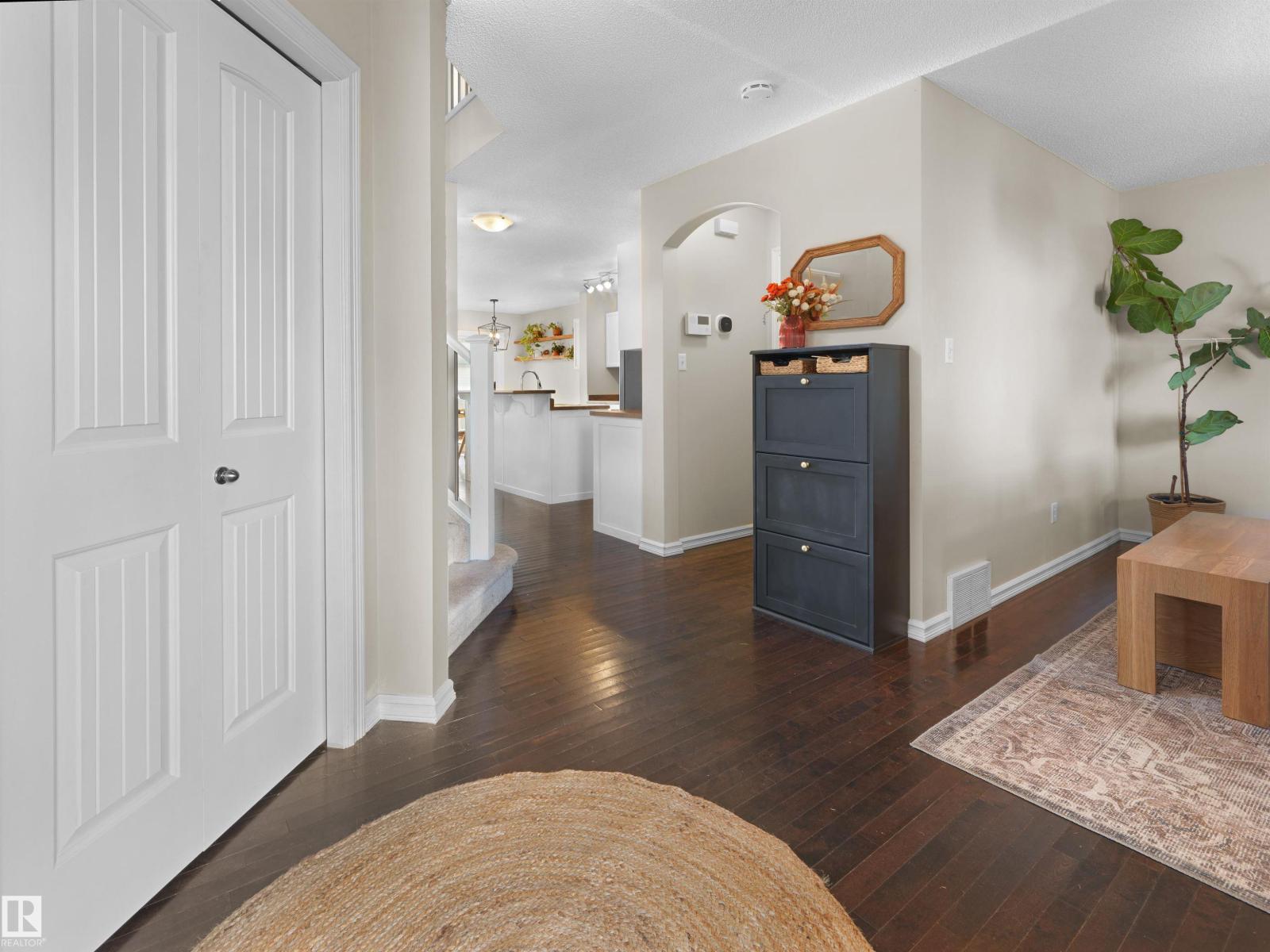 1175 36 AV NW