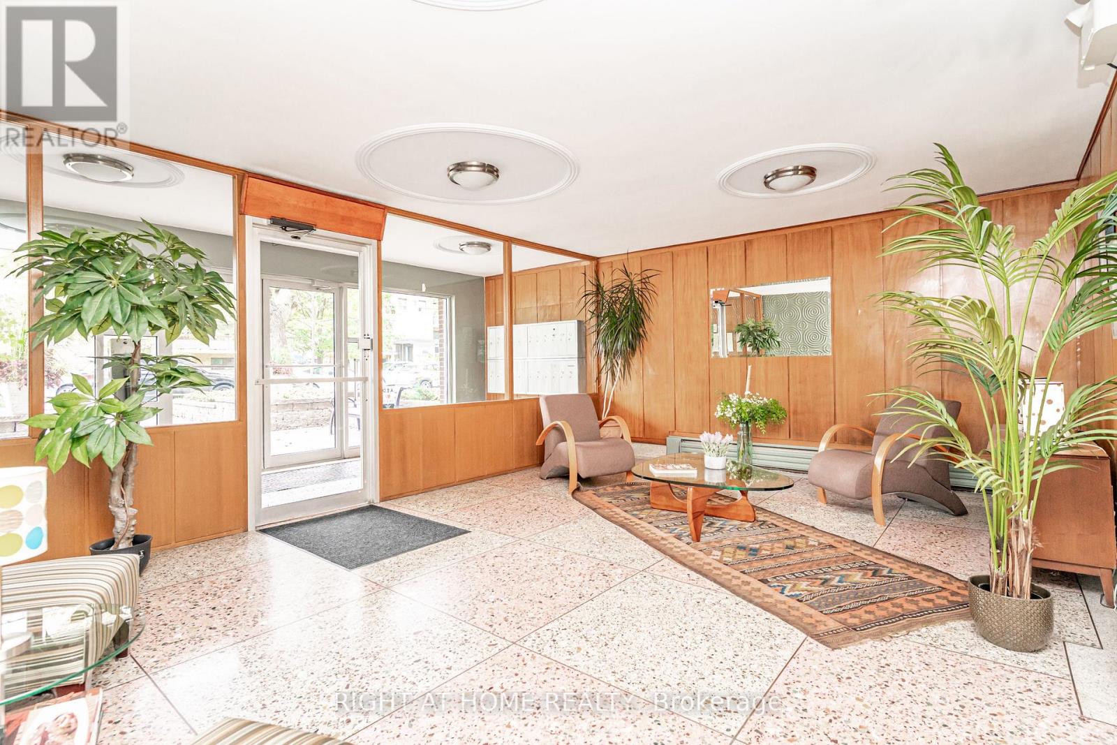 406 - 185 STEPHEN DRIVE