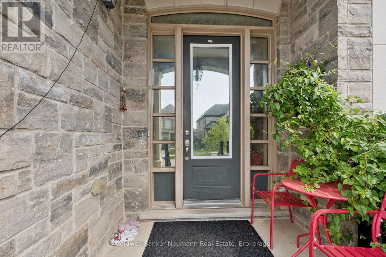 216 FOREST CREEK DRIVE