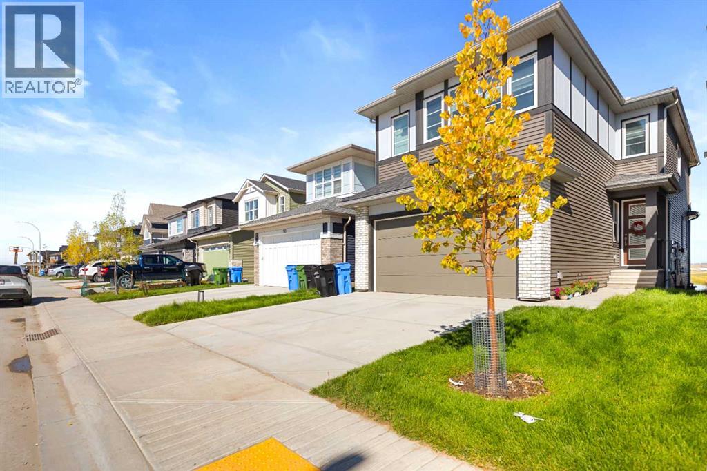 86 Corner Glen Gardens NE