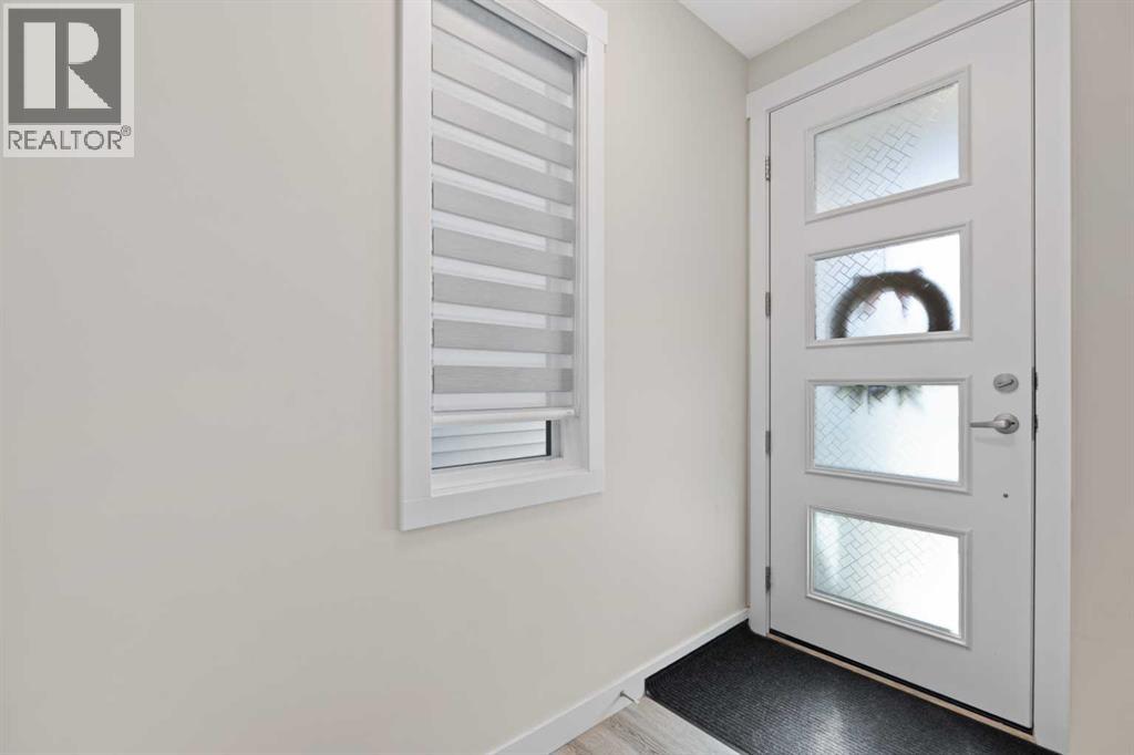 86 Corner Glen Gardens NE