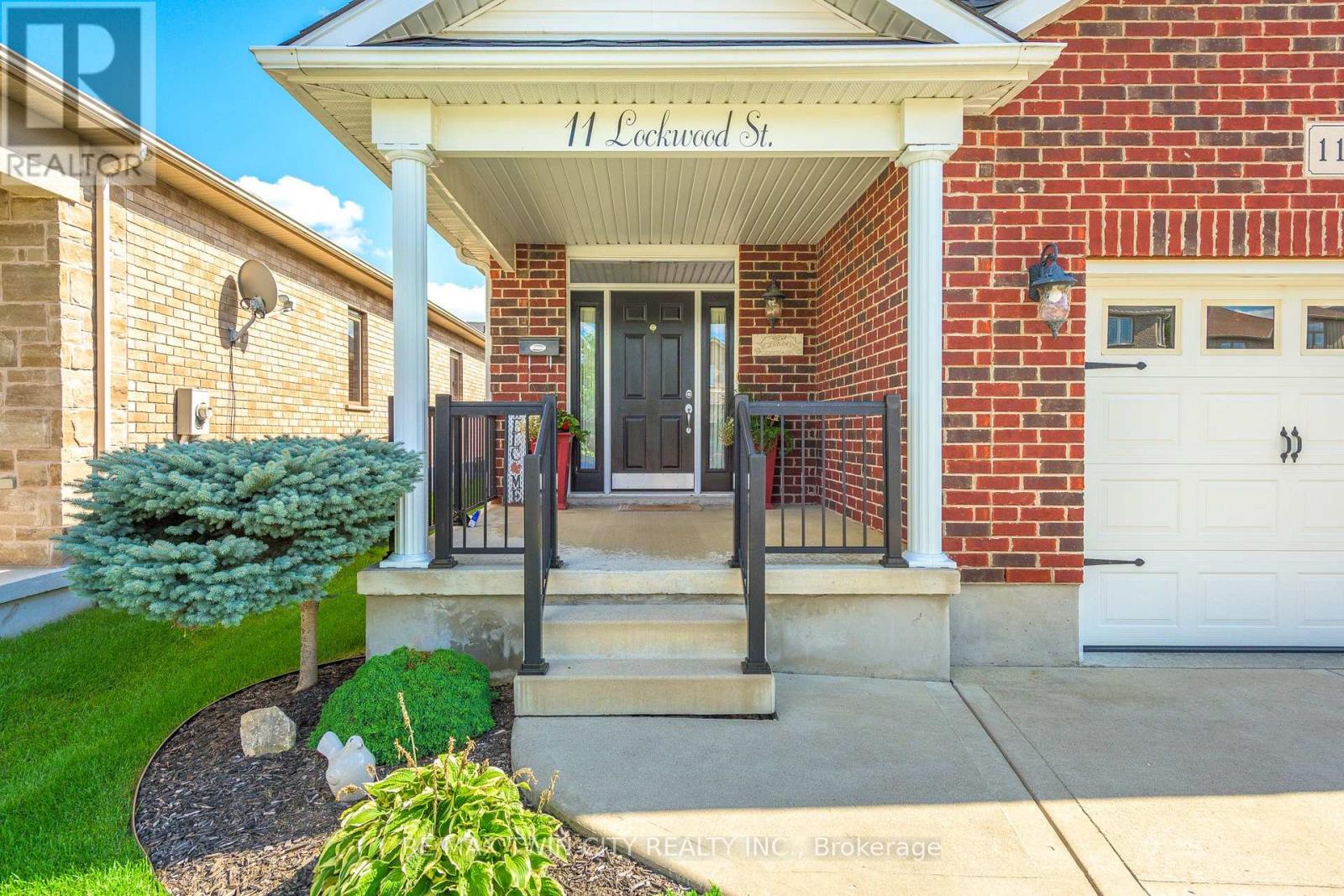 11 LOCKWOOD STREET