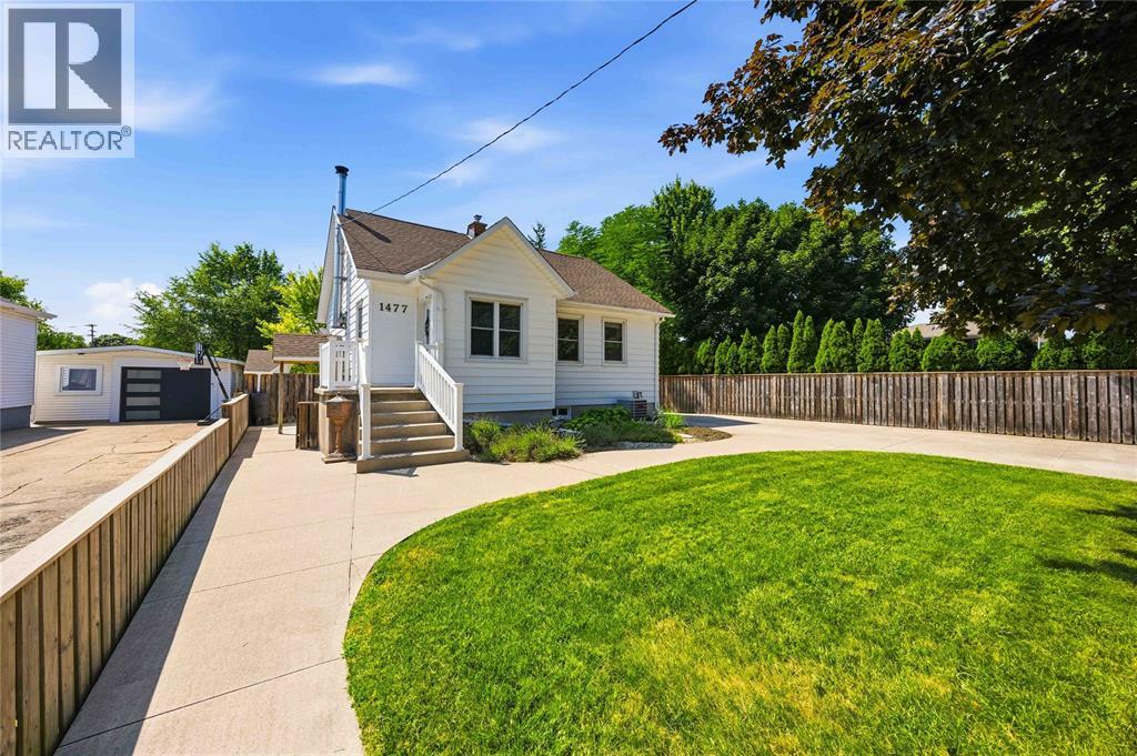 1477 BAXTER AVENUE