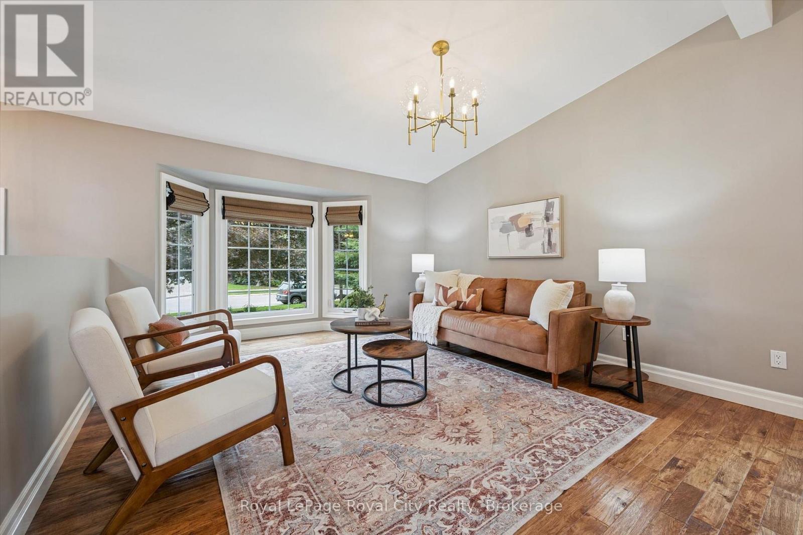 32 THORNHILL DRIVE
