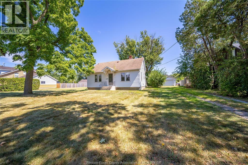 4262 HOWARD PLACE