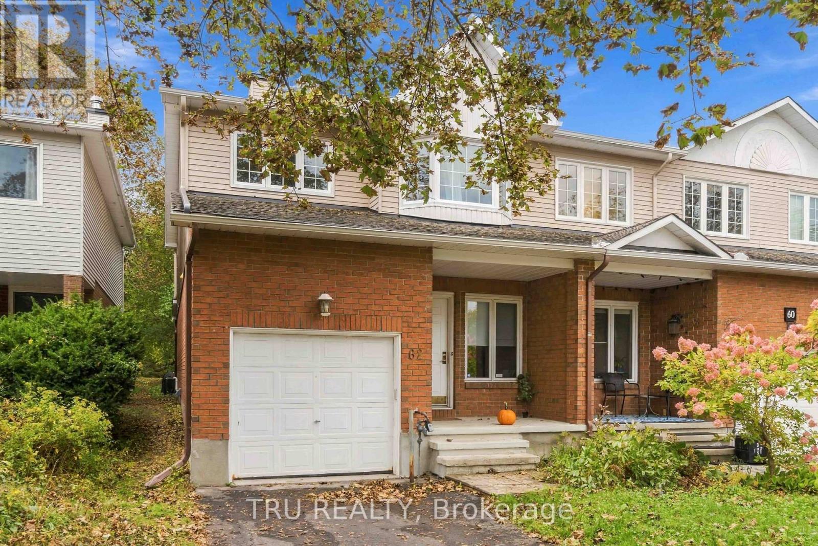 62 HUNTER'S GLEN CRESCENT