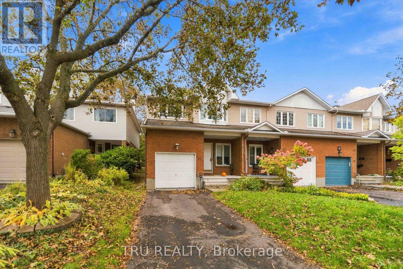62 HUNTER'S GLEN CRESCENT