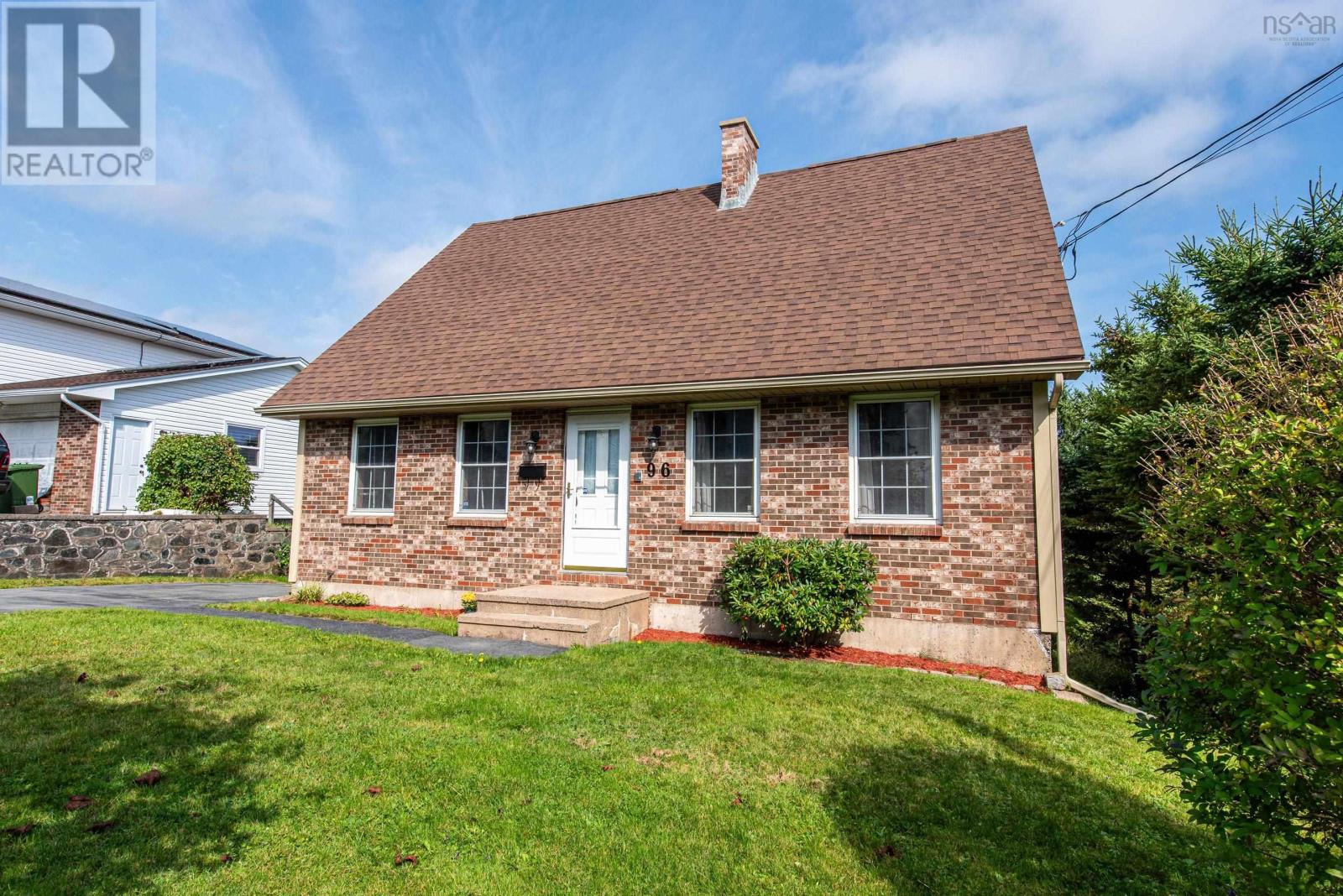 96 THORNHILL Drive