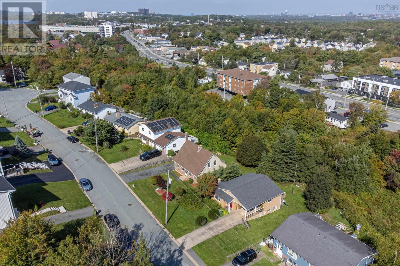 96 THORNHILL Drive
