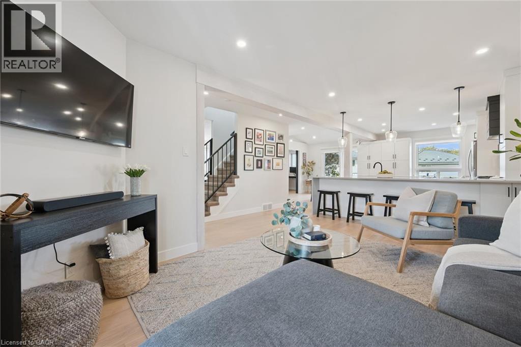 6 BRANWOOD Place