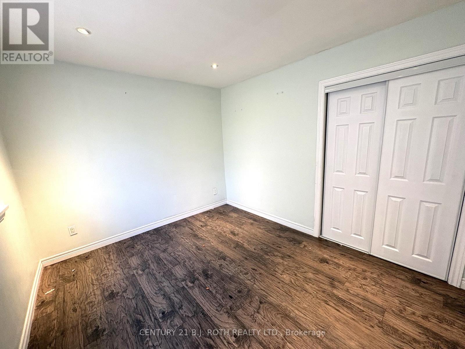 288 RIVER ROAD E