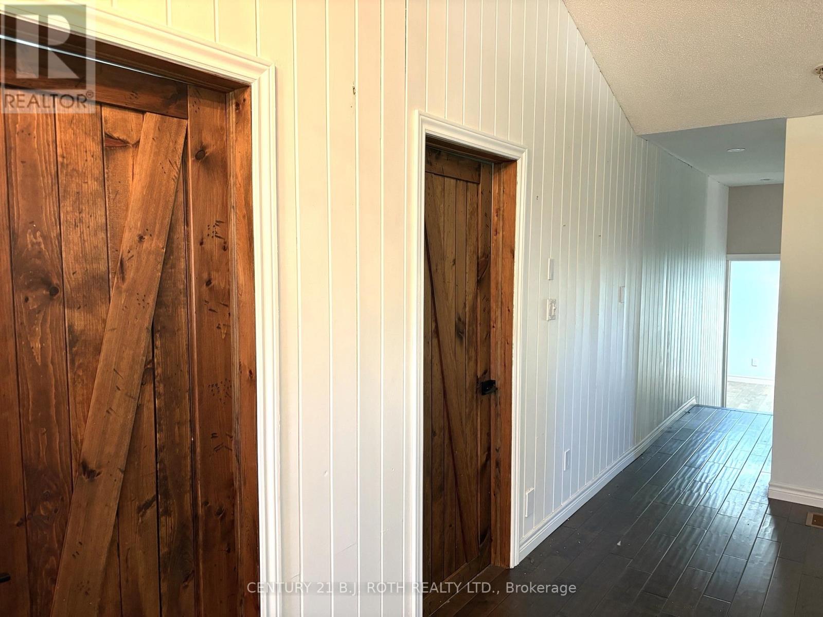 288 RIVER ROAD E