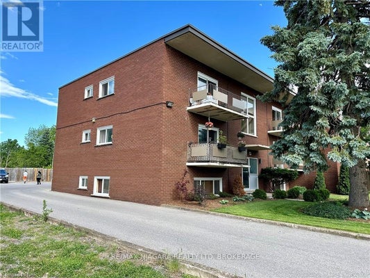 4 - 286 Vine St, St. Catharines (Carlton/Bunting), ON 2
